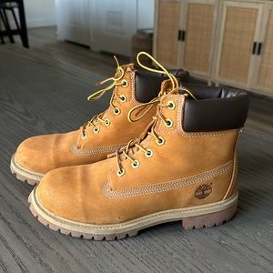 NEVER WORN Timerland Boots (Men size 6)